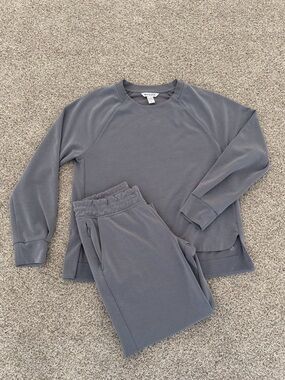 Athleta Seasoft Sweatshirt & Crop Pants Set